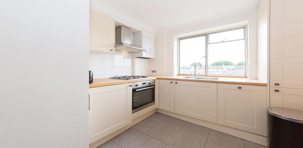 			4 Bedroom, 1 bath, 1 reception Apartment			 Fairfax Rd, SOUTH HAMPSTEAD / SWISS COTTAGE
